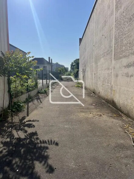 Industrial in Morsang-sur-Orge for sale - Building Photo - Image 2 of 6