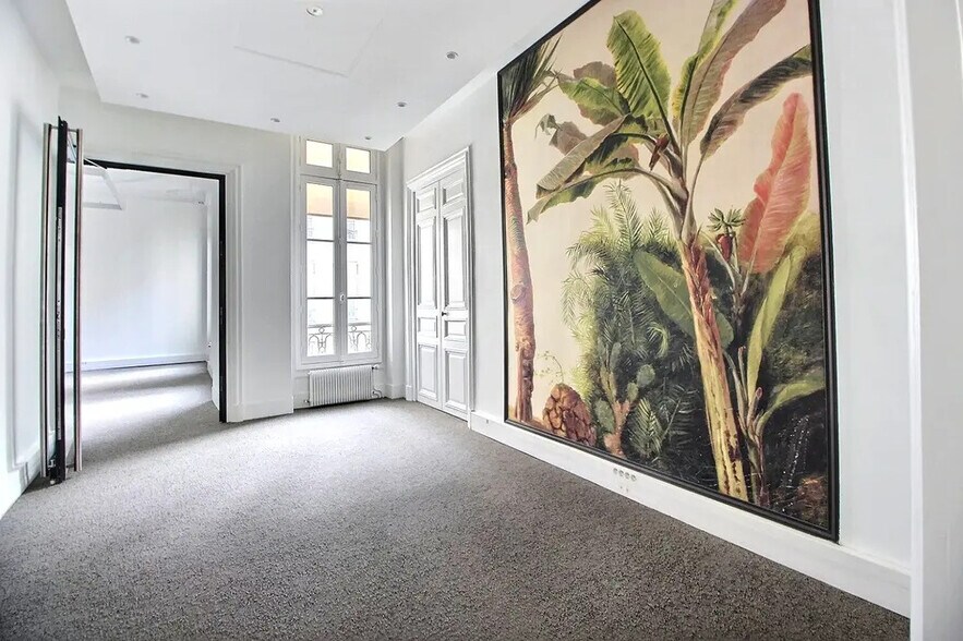 Office in Paris for lease - Interior Photo - Image 3 of 9