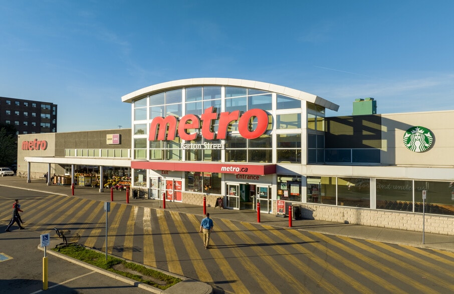 1111-1321 Barton St, Hamilton, ON for lease - Building Photo - Image 2 of 9