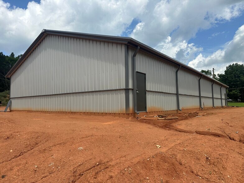 125 Honeysuckle rd, Colbert, GA for lease - Building Photo - Image 3 of 8