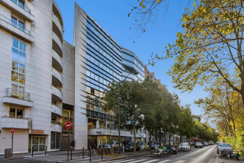 Location Bureaux 253 m² - Photo 1