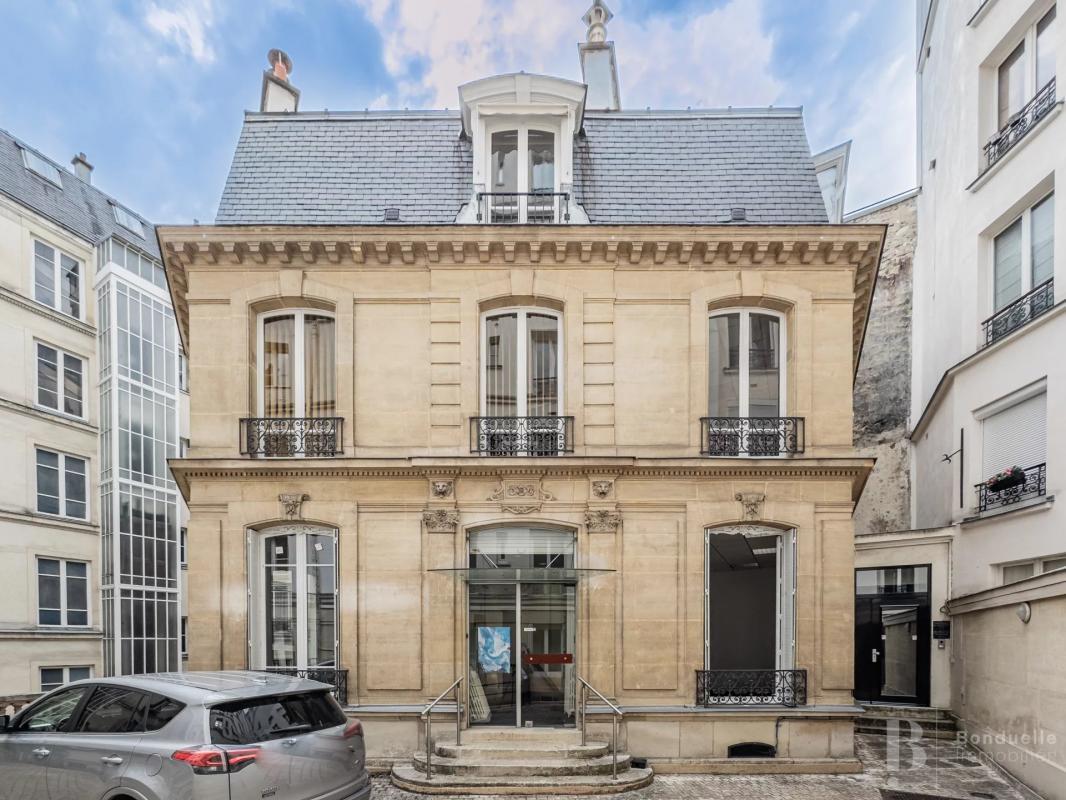 31 Rue Du Rocher, Paris for lease Building Photo- Image 1 of 16