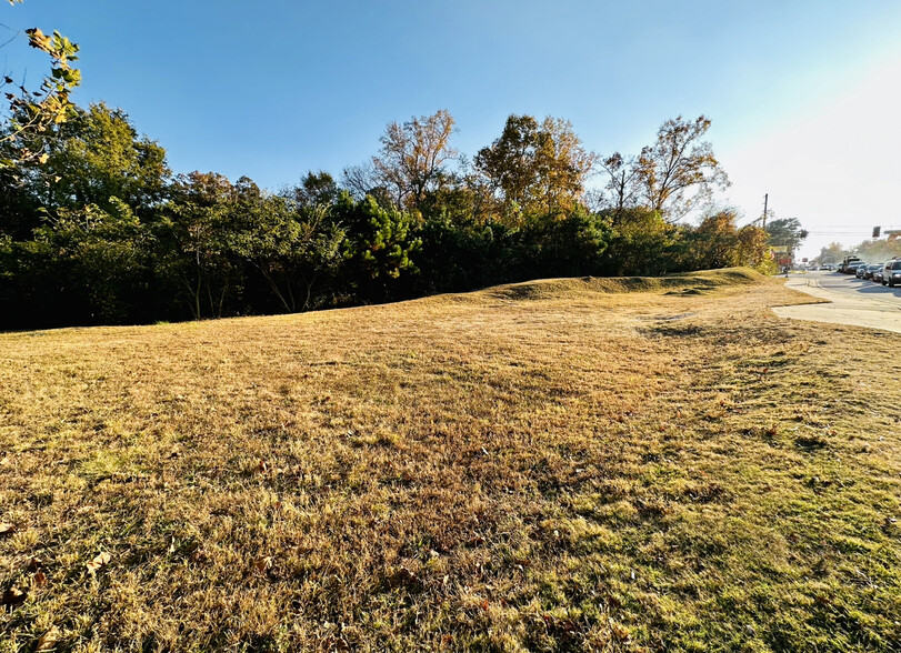 5766 Buford Hwy, Norcross, GA for sale - Primary Photo - Image 1 of 20