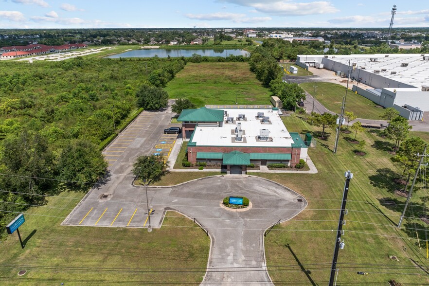 2813 Smith Ranch Rd, Pearland, TX for sale - Building Photo - Image 3 of 16