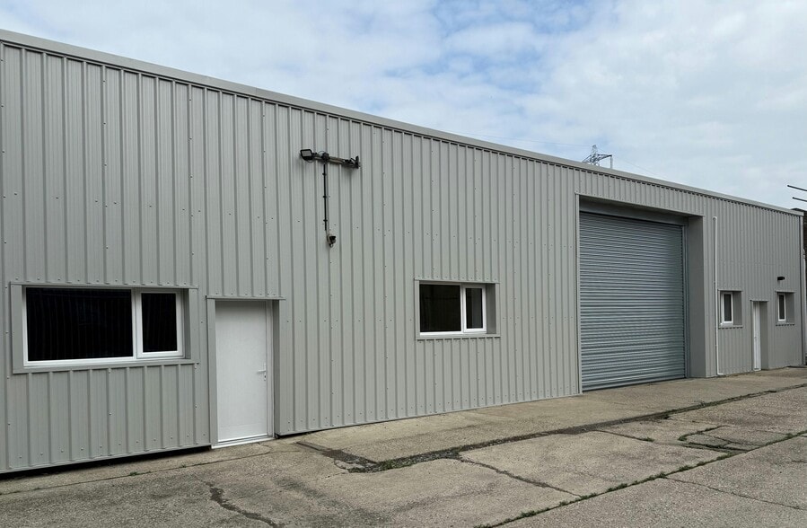 Arrowhead Rd, Reading for lease - Building Photo - Image 1 of 6