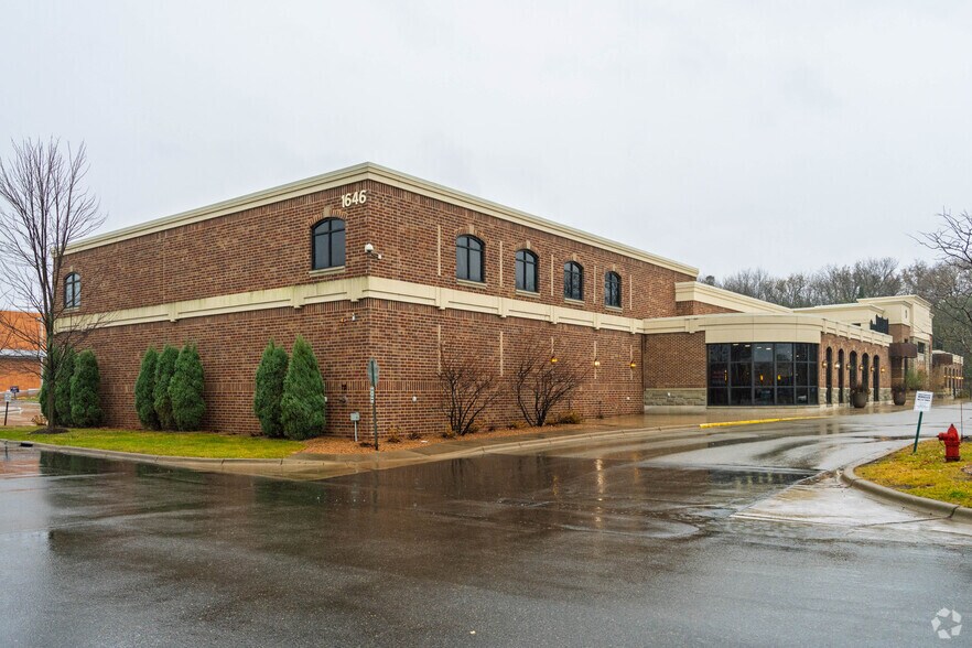 1646 Diffley Rd, Saint Paul, MN for sale - Building Photo - Image 3 of 5