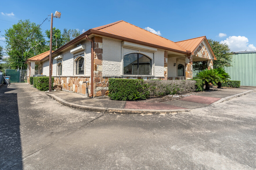 3208 Broadway St, Houston, TX for lease - Building Photo - Image 3 of 33