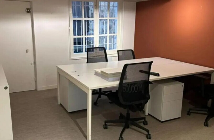 Office in Rennes for lease - Interior Photo - Image 3 of 5
