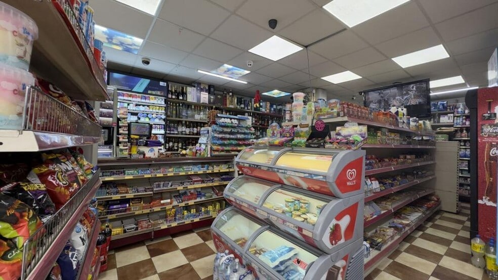 146-148 Greenford Rd, Harrow for lease - Building Photo - Image 2 of 8