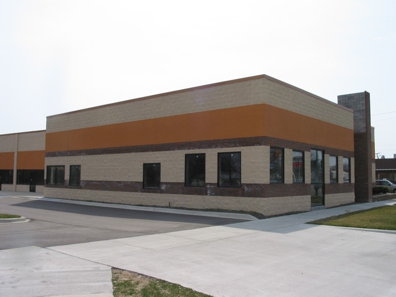 4089 Dix Hwy, Lincoln Park, MI for lease - Building Photo - Image 2 of 26