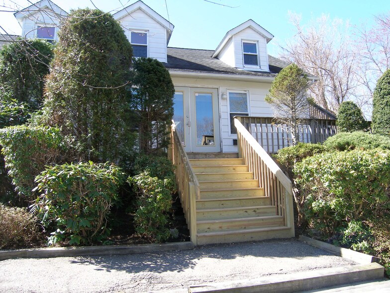 135 E Main St, Jefferson Valley, NY for sale - Primary Photo - Image 1 of 1