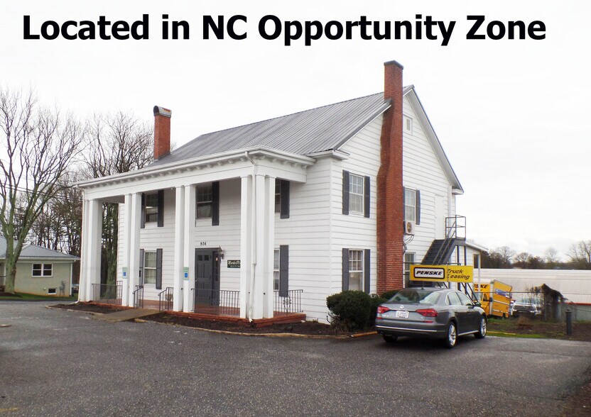 926 Lenoir Rhyne Blvd, Hickory, NC 28602