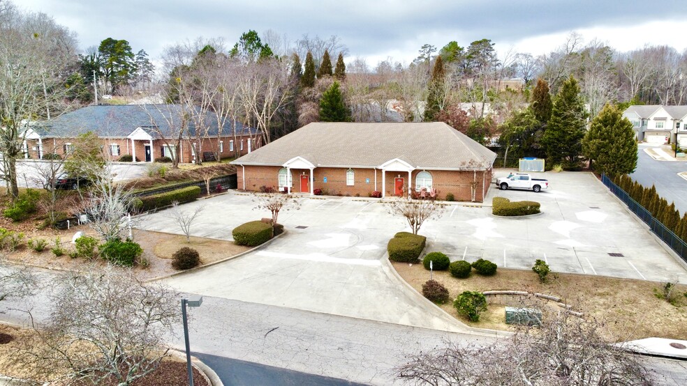 961 Smokey Mountain Springs Ln NE, Gainesville, GA for lease - Primary Photo - Image 1 of 8