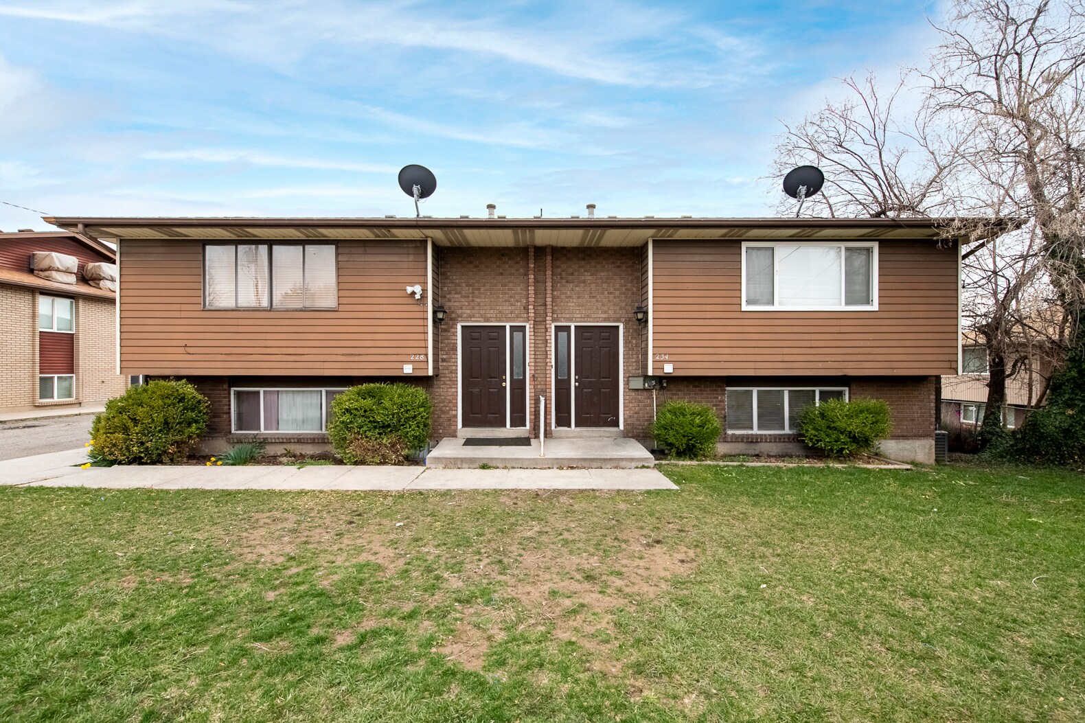 228 W Foxbridge Dr, Midvale, UT for sale Primary Photo- Image 1 of 1
