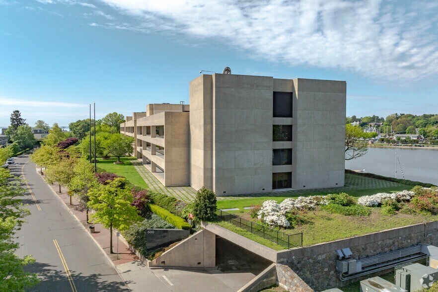 600 Steamboat Rd, Greenwich, CT for sale - Primary Photo - Image 1 of 1