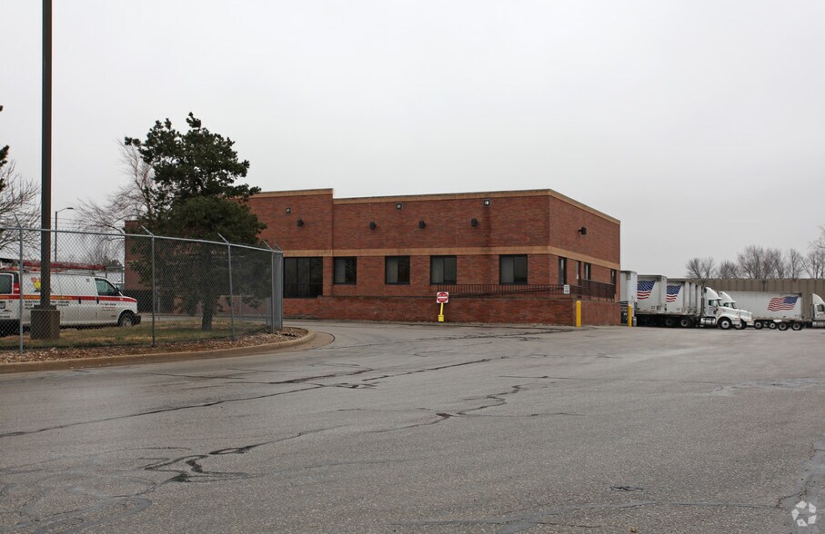 14401 W 97th Ter, Lenexa, KS for sale - Primary Photo - Image 1 of 1