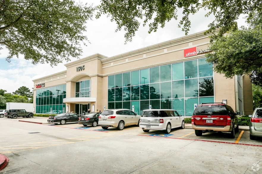 1505 E Winding Way Dr, Friendswood, TX for lease - Building Photo - Image 1 of 3