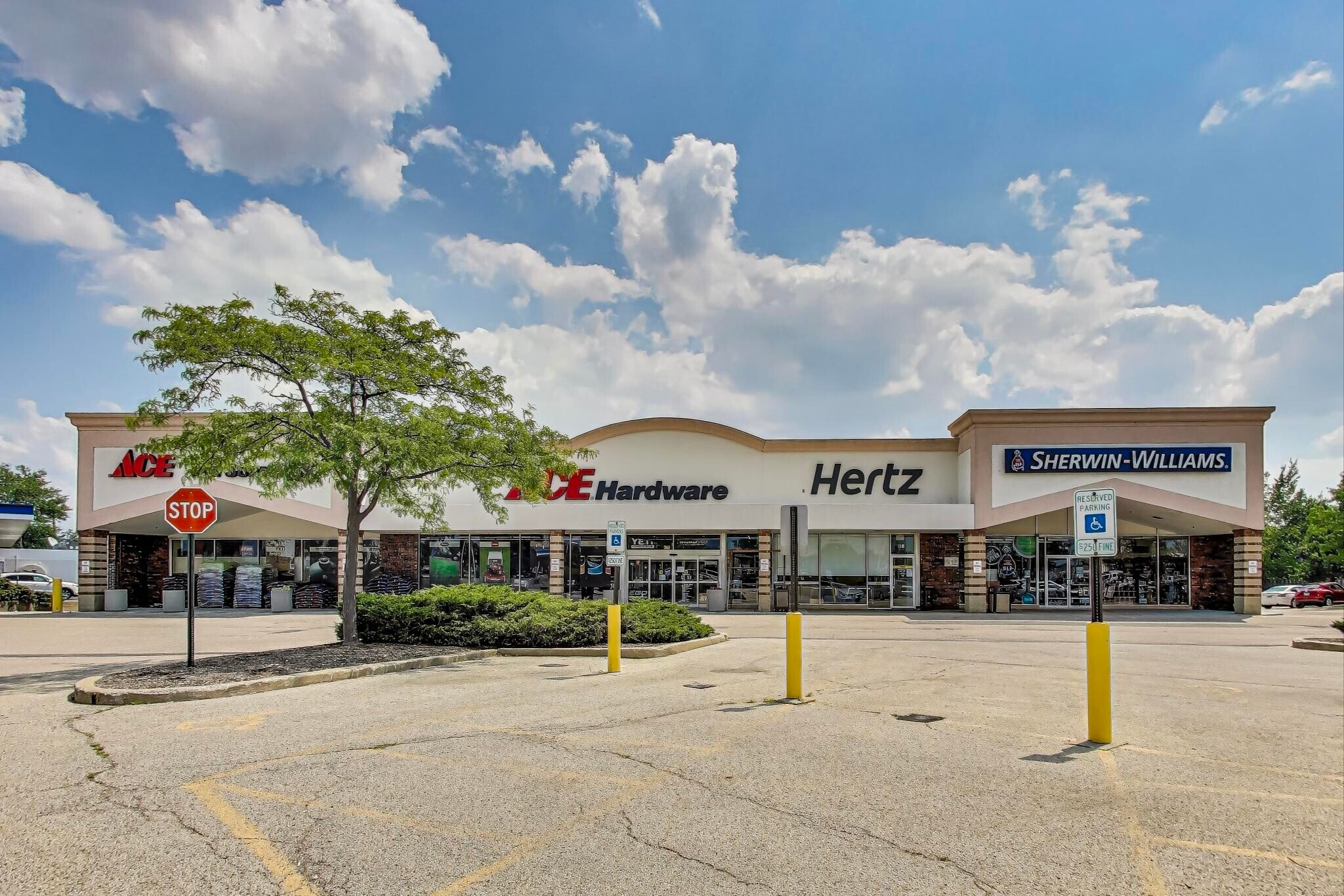 675 W Golf Rd, Hoffman Estates, IL for lease Interior Photo- Image 1 of 37