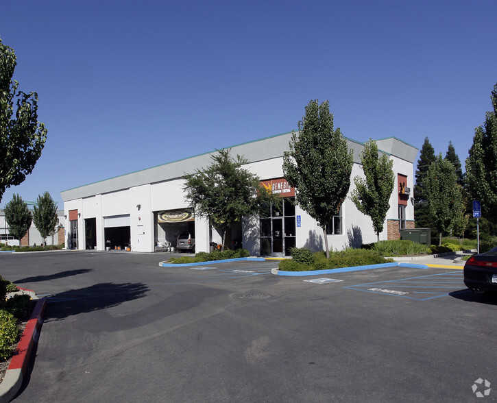 5880 Pacific St, Rocklin, CA for lease - Building Photo - Image 3 of 18