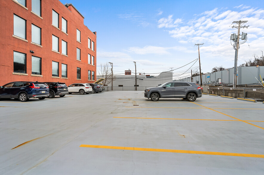 2828-2840 Liberty Ave, Pittsburgh, PA for lease - Building Photo - Image 3 of 8