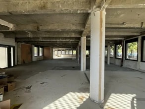 Office in Villefranche-sur-Saône for lease Interior Photo- Image 1 of 5