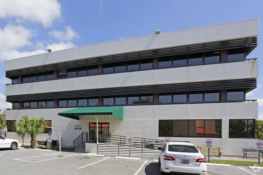 1751 Mound St, Sarasota, FL for lease - Building Photo - Image 3 of 12