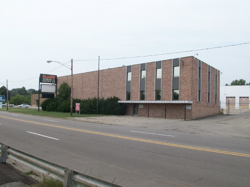 976 Wood Street - Flint, MI for Sale | LoopNet