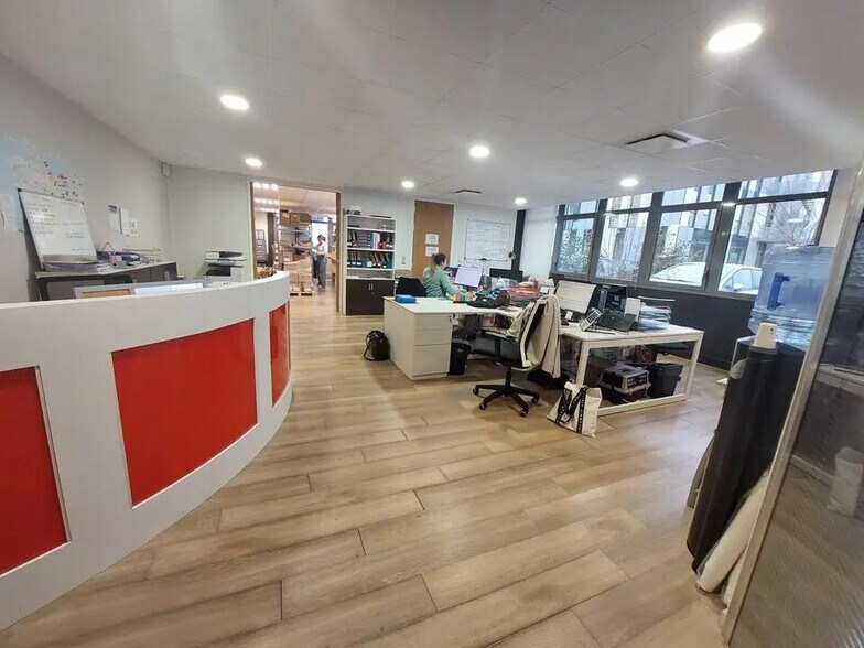 Office in Saint-Grégoire for sale - Interior Photo - Image 1 of 5