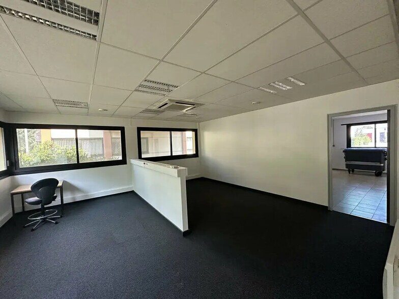 Flex in Eckbolsheim for sale - Interior Photo - Image 2 of 10