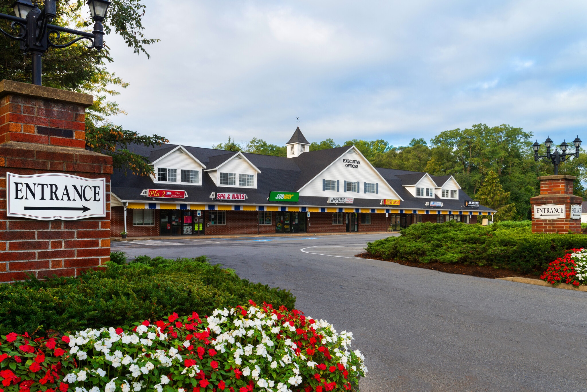 2568 Western Ave, Village of Altamont, NY for lease Building Photo- Image 1 of 9