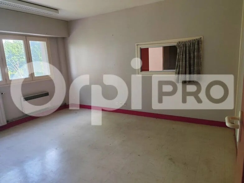 Office in Limoges for lease - Interior Photo - Image 3 of 8