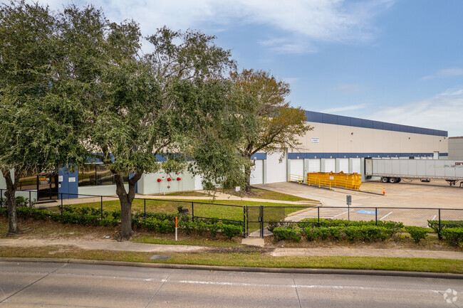 More details for 7250 W 43rd St, Houston, TX - Office, Industrial for Lease