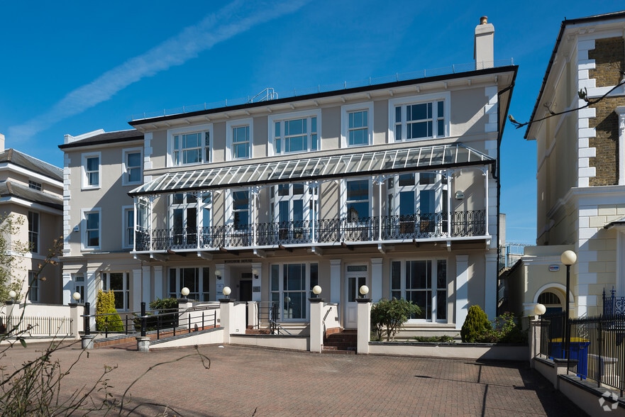 6-10 Mount Ephraim Rd, Tunbridge Wells for sale - Primary Photo - Image 1 of 1