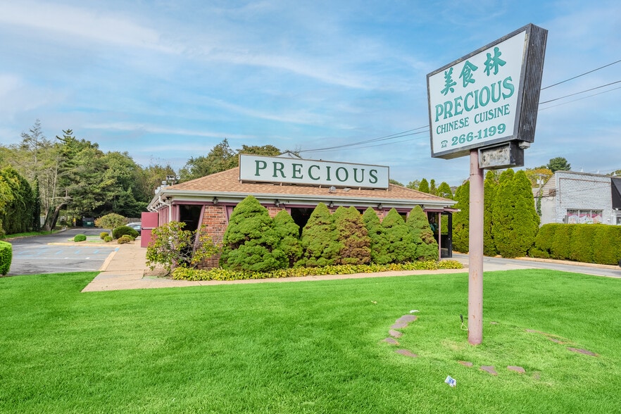 504 Larkfield Rd, East Northport, NY for lease - Building Photo - Image 2 of 21