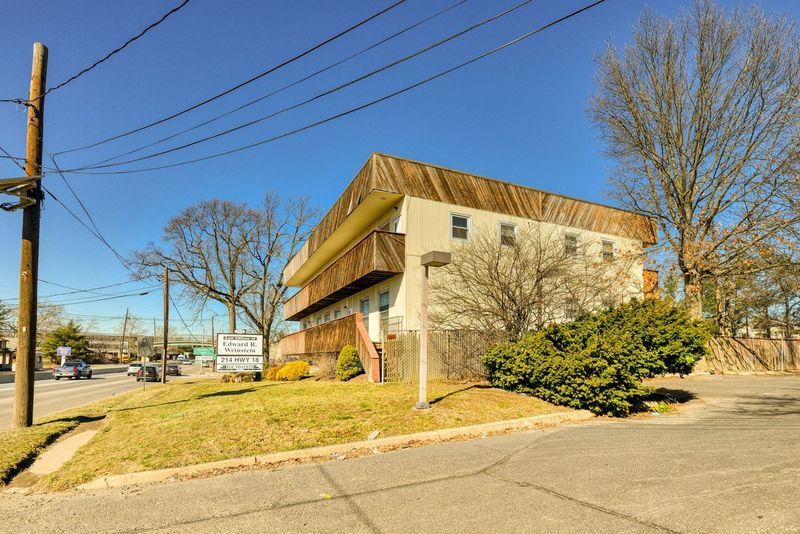 214 Rt 18, East Brunswick, NJ for lease - Building Photo - Image 2 of 10