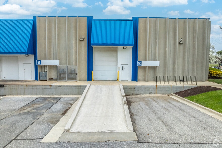 7190 Oakland Mills Rd, Columbia, MD for lease - Building Photo - Image 3 of 4