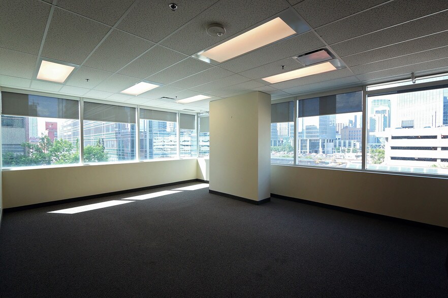 396 11th Ave SW, Calgary, AB for lease - Interior Photo - Image 2 of 5
