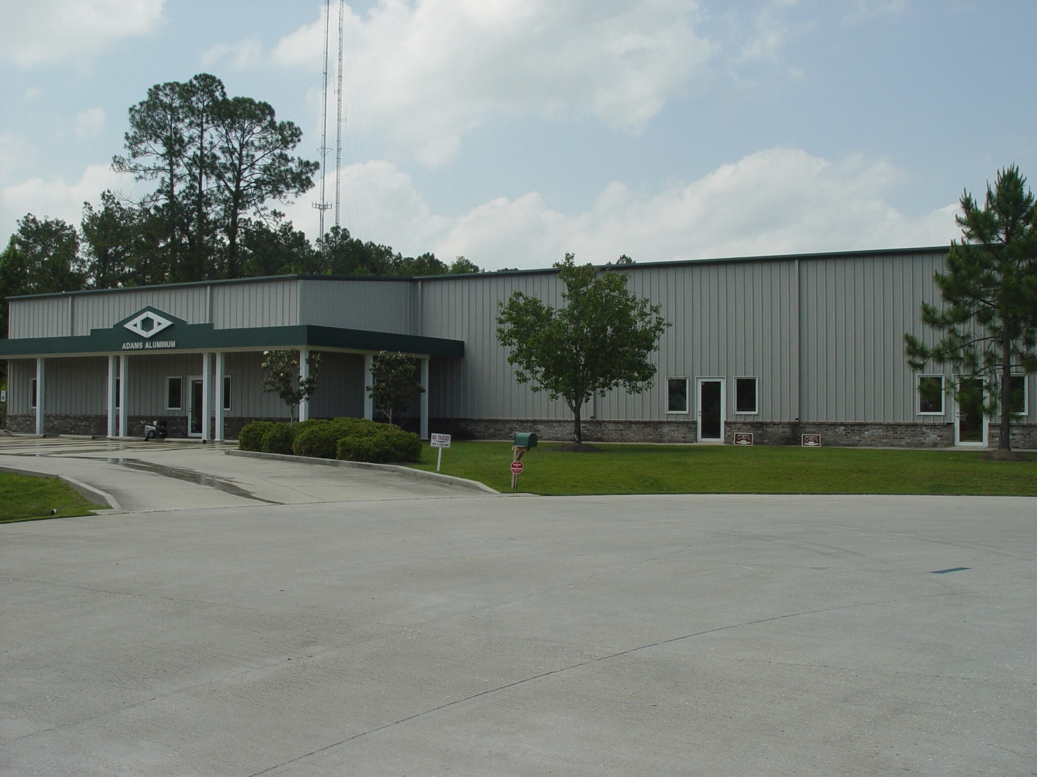 68469 James St, Mandeville, LA for sale Primary Photo- Image 1 of 1