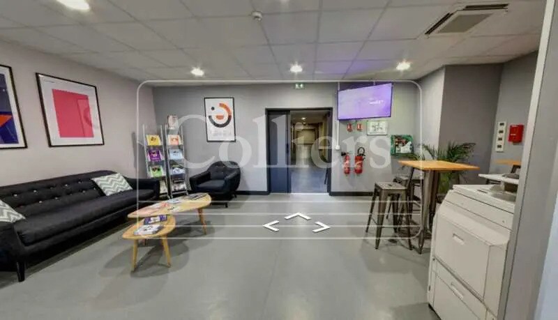 Office in Aix-en-Provence for lease - Building Photo - Image 2 of 9