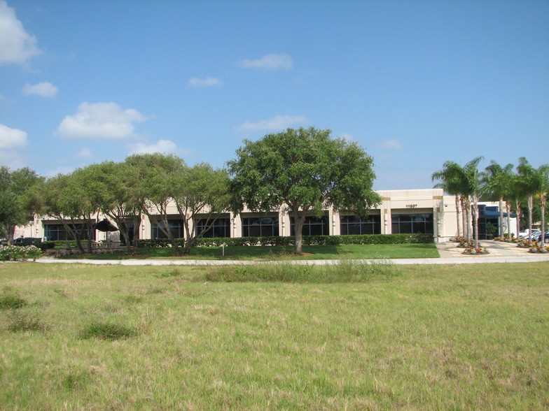 11207 Blue Heron Blvd, Saint Petersburg, FL for lease - Building Photo - Image 2 of 6