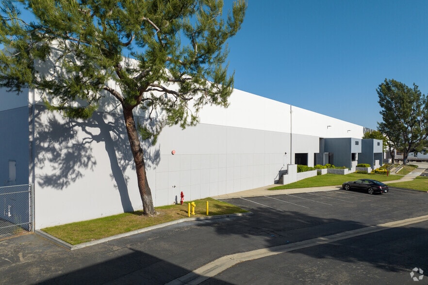 13931-13951 Yorba Ave, Chino, CA for lease - Building Photo - Image 2 of 6