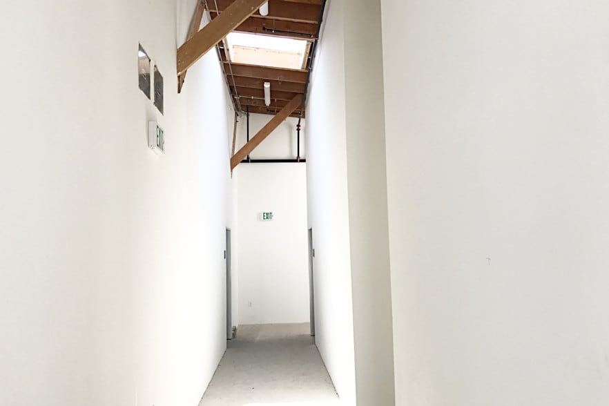 3751 E Olympic Blvd, Los Angeles, CA for lease - Interior Photo - Image 3 of 32