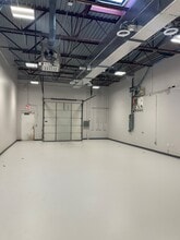 27200 Haggerty Rd, Farmington Hills, MI for lease Interior Photo- Image 2 of 3