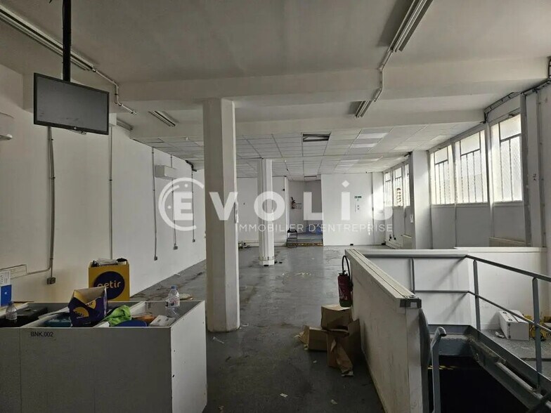 Flex in Montrouge for lease - Building Photo - Image 2 of 21
