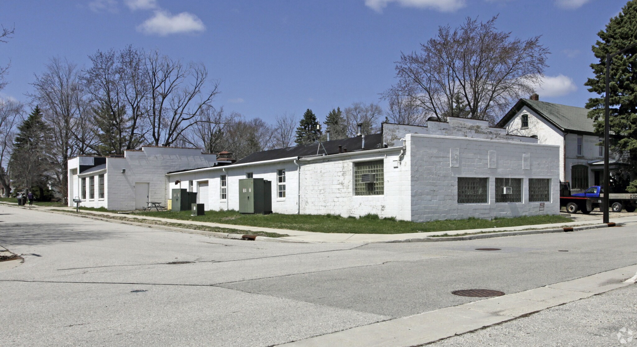 w208N1676 S Center St, Jackson, WI for sale Primary Photo- Image 1 of 1