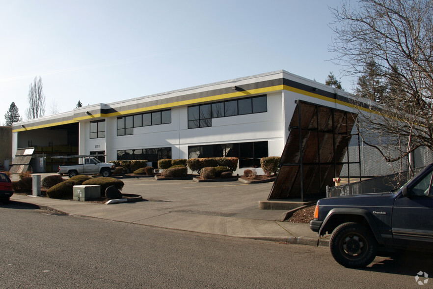 6789 SW 111th Ave, Beaverton, OR for lease - Building Photo - Image 3 of 10