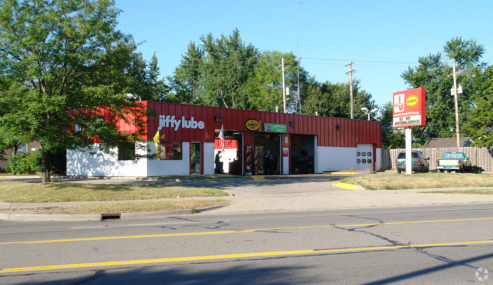 1054 E Grand River Ave, East Lansing, MI for sale - Building Photo - Image 1 of 3