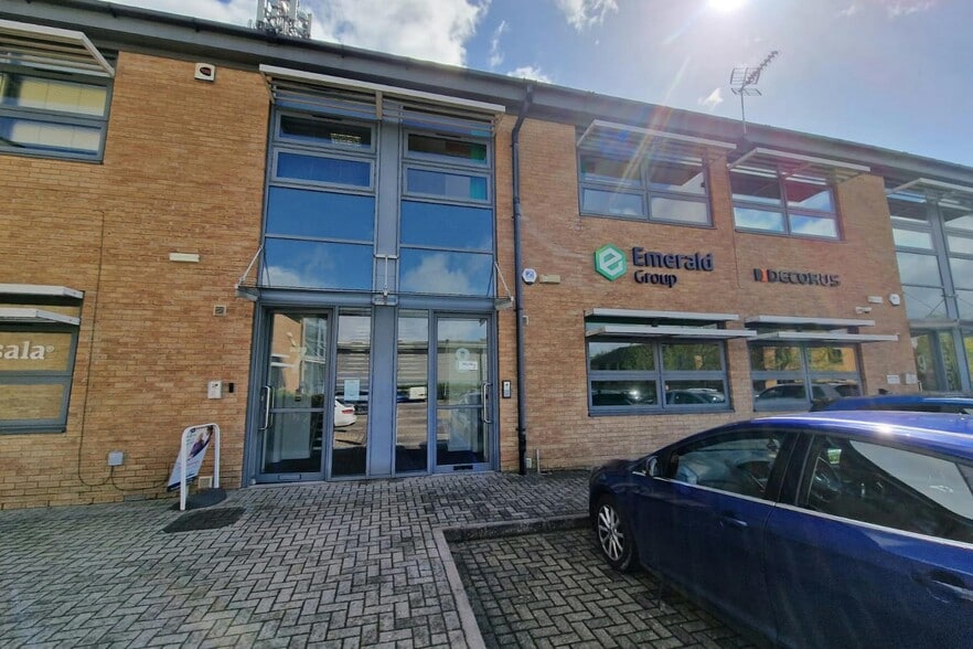 Berrington Way, Basingstoke for lease - Building Photo - Image 2 of 2