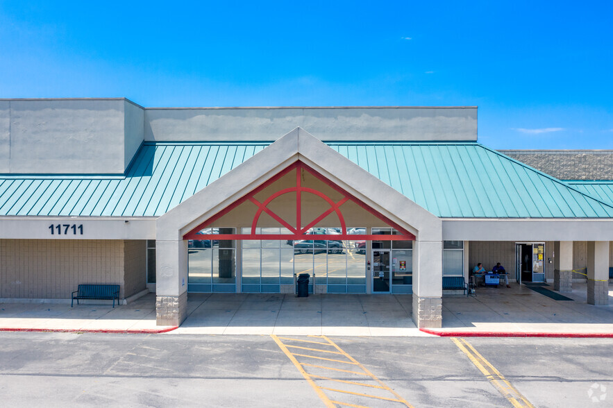 11711 IH 35 N, San Antonio, TX for lease - Building Photo - Image 3 of 10