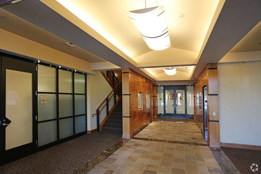 19120 SE 34th St, Vancouver, WA for lease - Lobby - Image 2 of 4